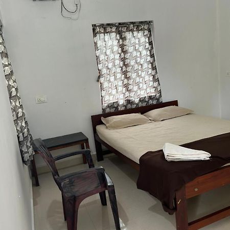 Hare Krishna Hotel Arambol Ngoại thất bức ảnh