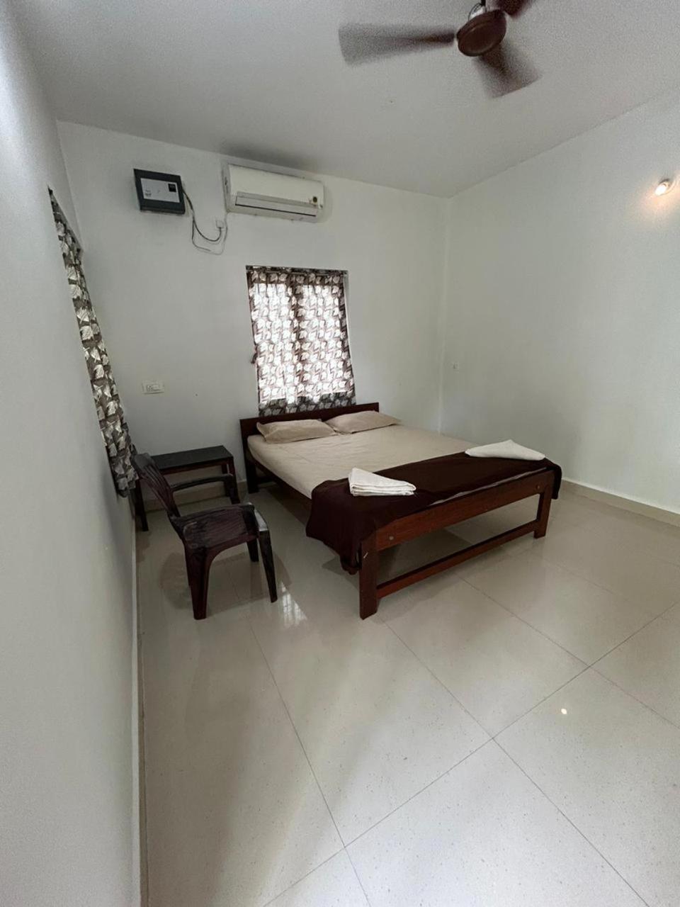 Hare Krishna Hotel Arambol Ngoại thất bức ảnh